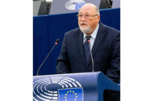 Евродепутат: Китайският режим е заплаха, както за САЩ, така и за Европа